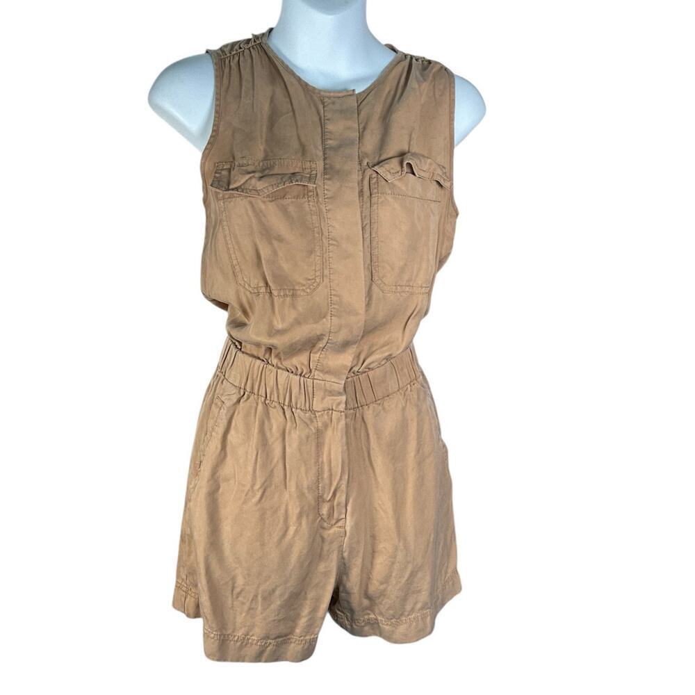 Banana Republic Size XS Utility Romper Latte Shorts Safari Classic Luxury Button
